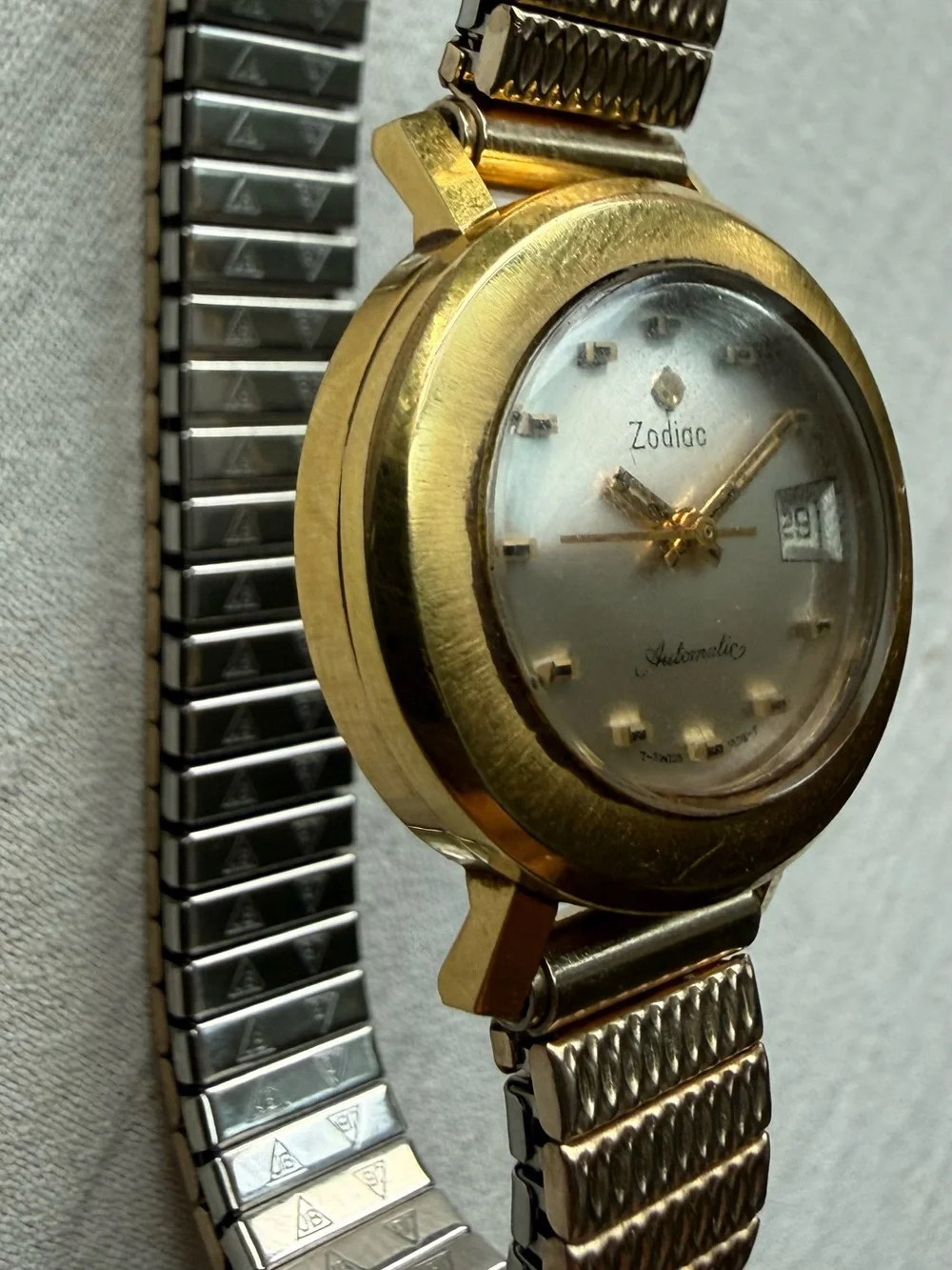 Vintage 1960s Zodiac Senator Automatic Ladies 26.5mm Watch - Nearly NOS!